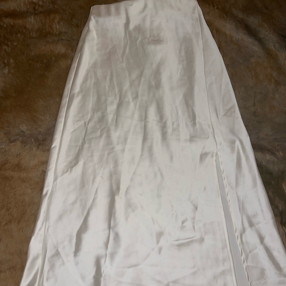 Renee C. Satin mid length skirt